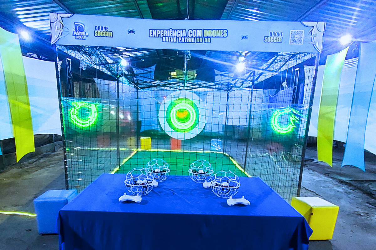 Arena Pátria no Ar apresenta estrutura completa de Futebol de Drones e Drone Soccer com iluminação tecnológica e equipamentos de pilotagem